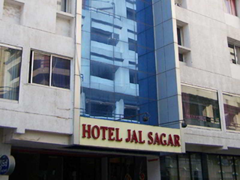 Hotel Jal Sagar à Vadodara Extérieur photo