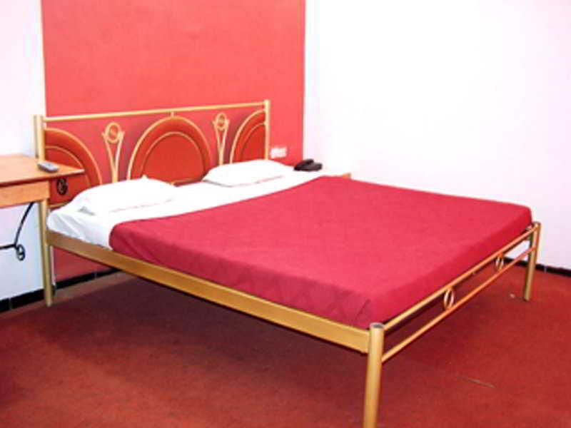 Hotel Jal Sagar à Vadodara Extérieur photo