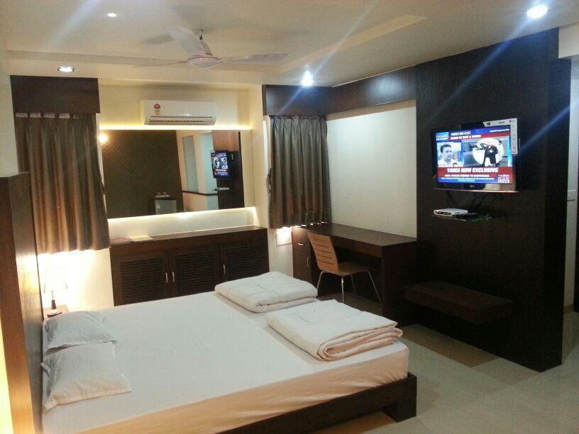 Hotel Jal Sagar à Vadodara Extérieur photo