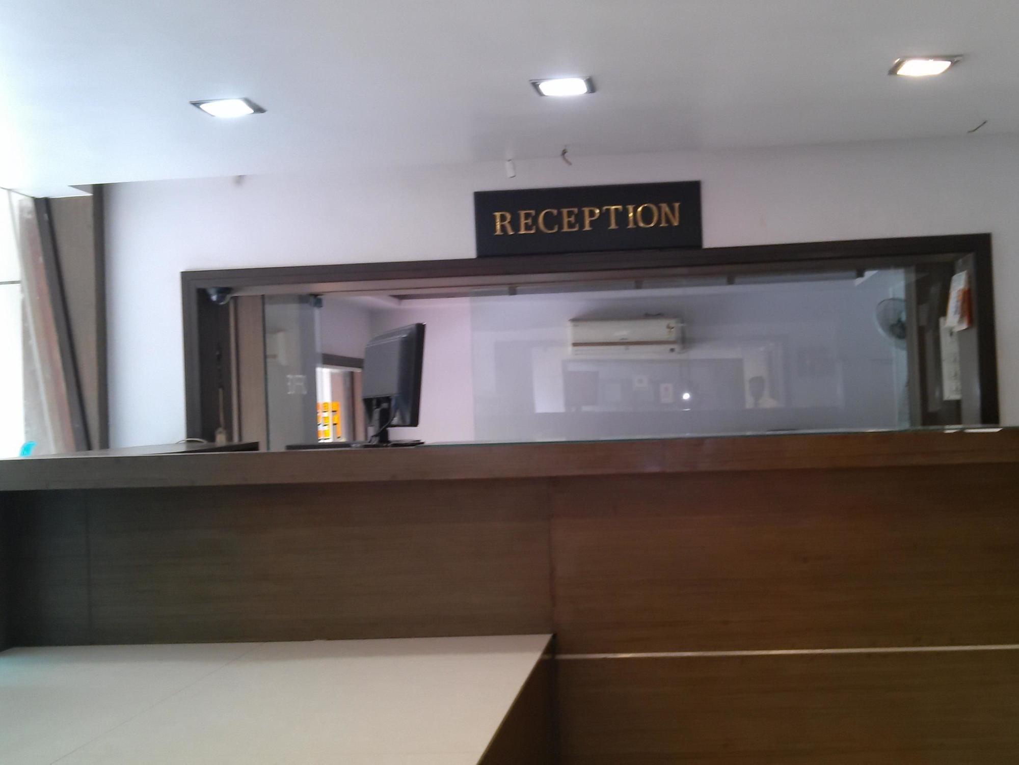 Hotel Jal Sagar à Vadodara Extérieur photo